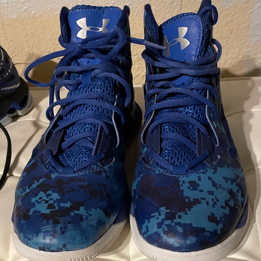Under Armour Charged Lightning 3 1269277-907 Basketball Shoes Size 8.5
